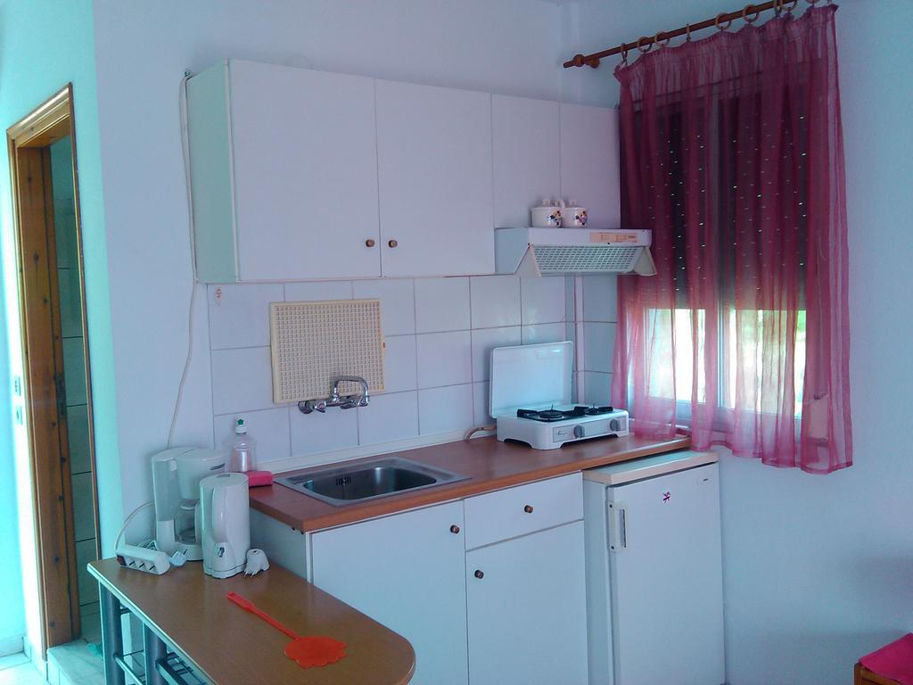 コイニラHouse Mantesosアパートメント エクステリア 写真